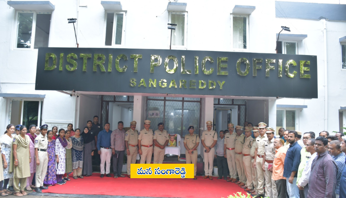 Sangareddy Police paying tributes to Telangana freedom fighter Chakali Ilamma on her 130th Jayanti celebrations
