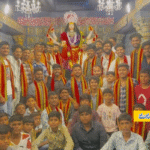 గురు నగర్ కాలనీలో నవదుర్గా భవాని యూత్ ఆధ్వర్యంలో నవరాత్రి సందర్భంగా అమ్మవారి విగ్రహ స్థాపన, బాలా త్రిపుర సుందరి దేవి అలంకరణతో భక్తులు పాల్గొన్న దృశ్యం