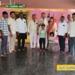 చింత సాయినాథ్ గారు కుటుంబ సభ్యులతో కలిసి కంబాలపల్లి శ్రీ లక్ష్మి వెంకటేశ్వర స్వామి ఆలయంలో ప్రత్యేక పూజలు నిర్వహిస్తున్న దృశ్యం