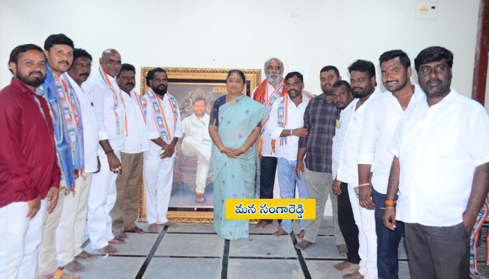 BJP OBC Morcha leaders Vijay Kumar and Pocharam Venkatesham joining the Congress party at Venkatapur village in Sadashivpet mandal, Sangareddy constituency, in the presence of TGIIC Chairman Nirmala Jagareddy and local Congress leaders.